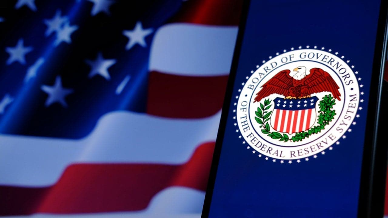 فدرال زنگ خطر را به صدا در آورد: انفجار تعرفه‌ها می‌تواند مارپیچ تورم بی‌قیدانگ را شعله‌ور کند