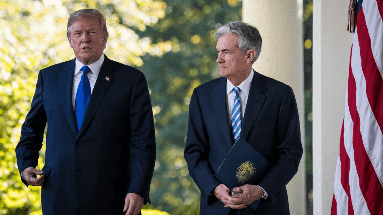 'Potong Suku Bunga, Jerome': Trump Mengamuk saat Saham Anjlok