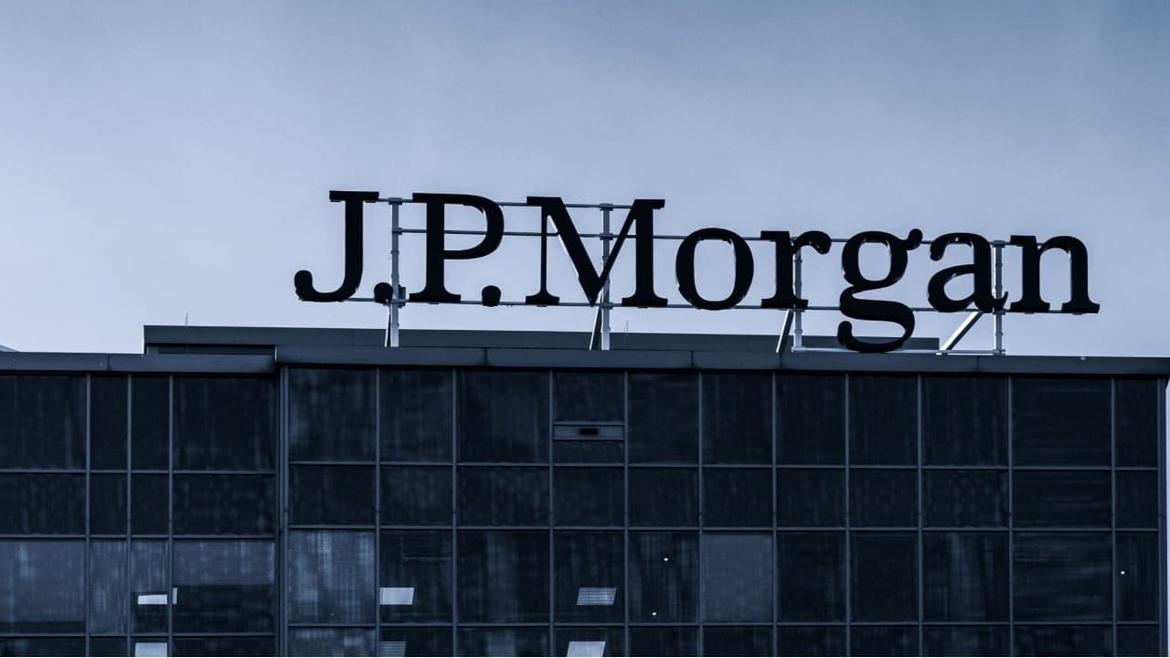 JPMorgan Says Bitcoin's Safe-Haven Appeal Is Crumbling Fast