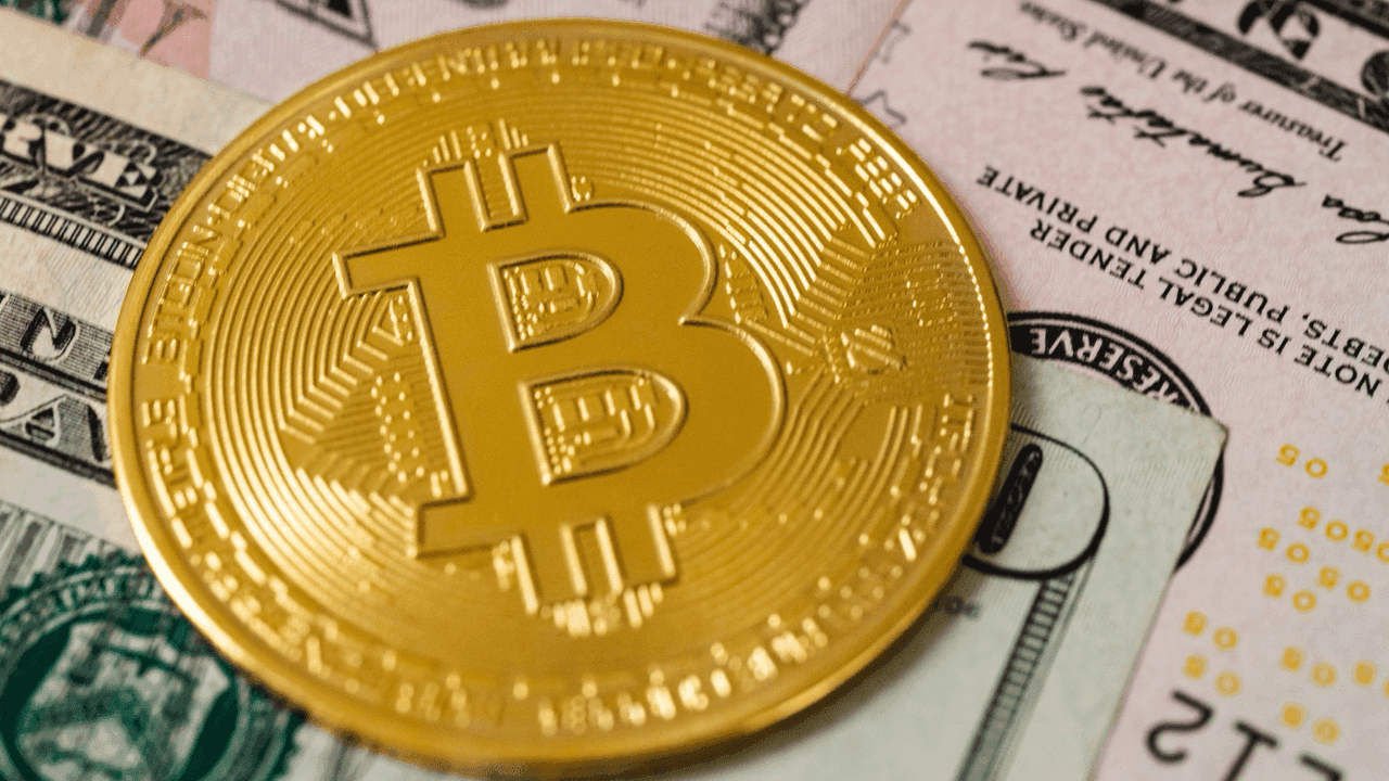 マイケル・セイラーのビットコイン戦略でさらに15,355 BTC追加；総計553,555 BTCに