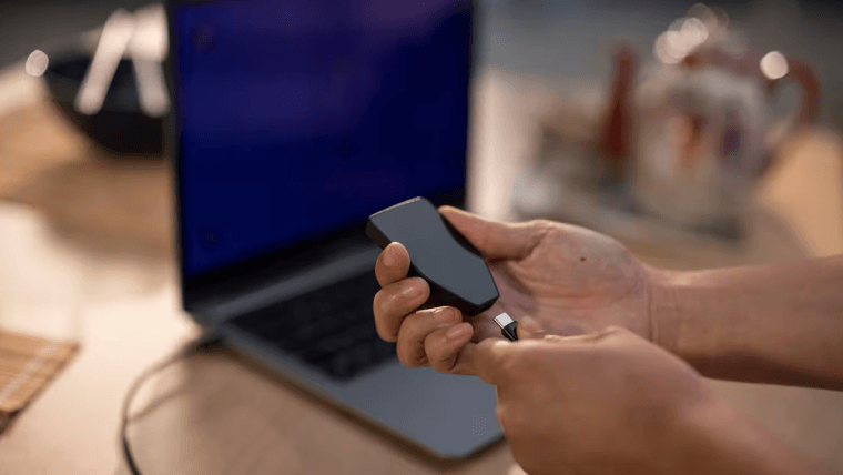 Trezor Integrates 1inch Fusion for Gasless Crypto Swaps