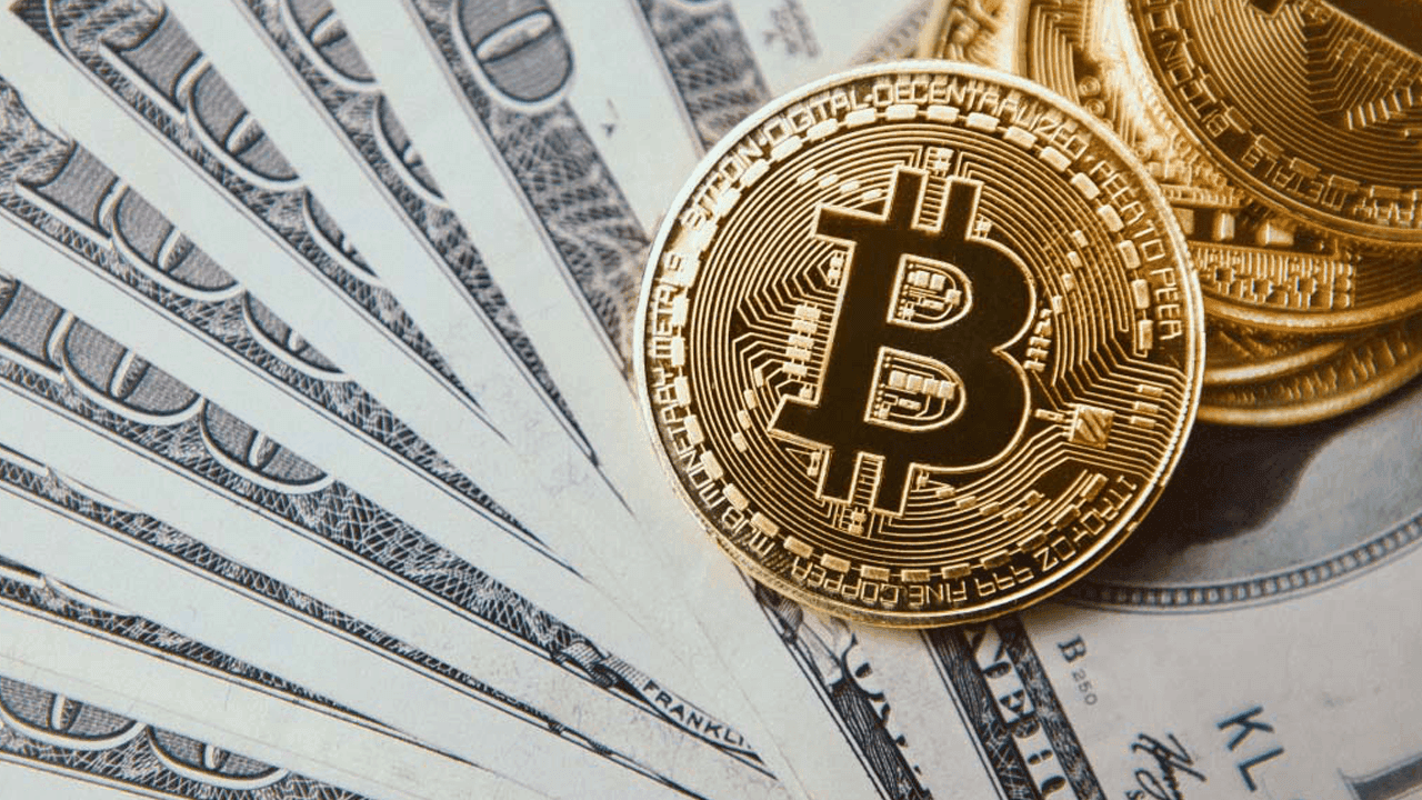 Bitcoin przekracza 100 000$, gdy Trump sugeruje globalne umowy handlowe