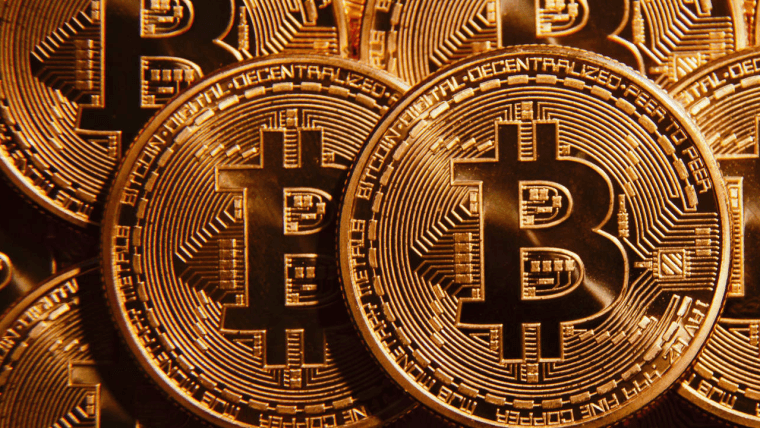 Cena Bitcoina: Czy momentum może ponownie zyskać powyżej 105 700 USD?