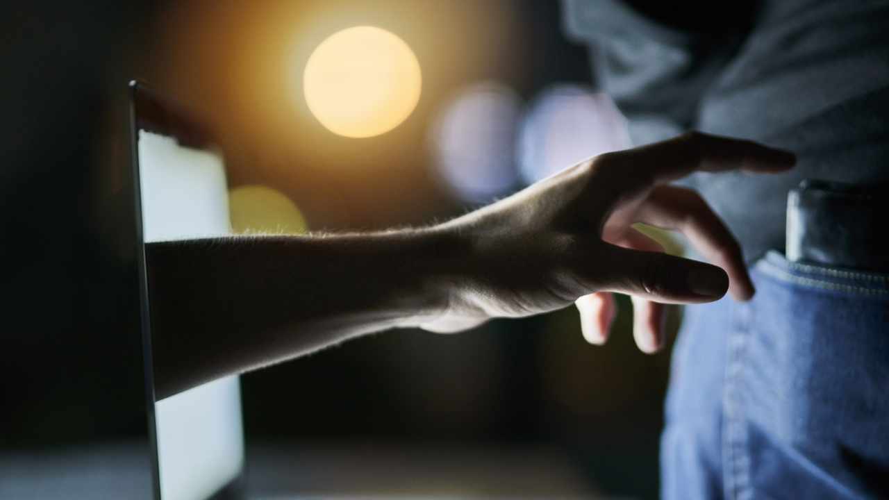 Podvody s kryptoměnami v Nebrasce stoupají, romantické podvody vysávají úspory