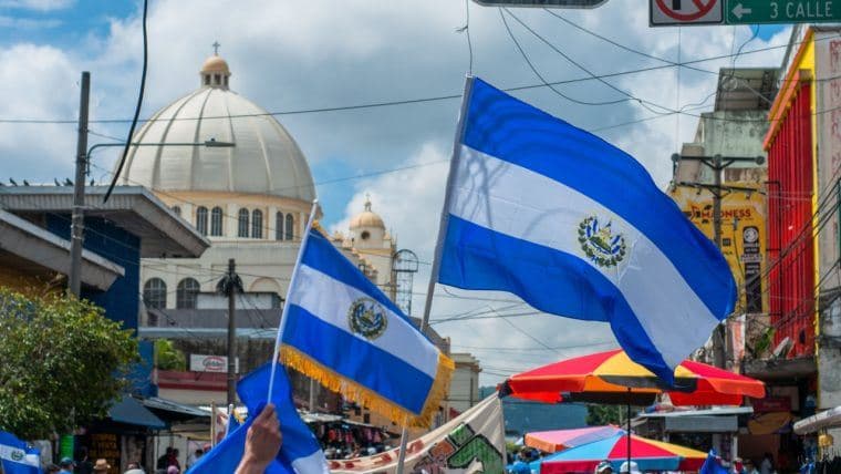 Sucesso: El Salvador Ostenta Centenas de Milhões de Dólares em Receita de Bitcoin