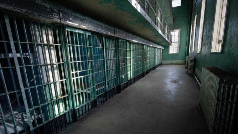 Dyrektor generalny Safemoon uznany za winnego w dużym oszustwie kryptowalutowym, grozi mu 45 lat więzienia