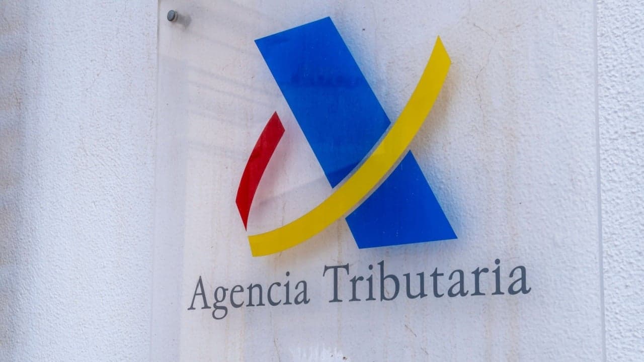 No, Spanish Citizens Don't Have to Report Cash Withdrawals Over €3,000 in Advance to the Tax Agency