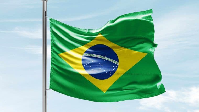 برزیل تهدیدات تعرفه‌ای ترامپ را نادیده می‌گیرد و از تجارت بدون دلار BRICS حمایت می‌کند