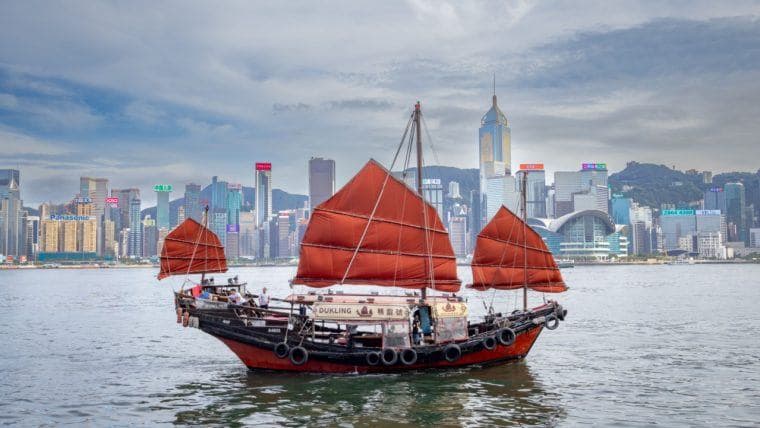 Hong Kong bo uvedel trgovanje s kripto izvedenimi finančnimi instrumenti za profesionalne vlagatelje