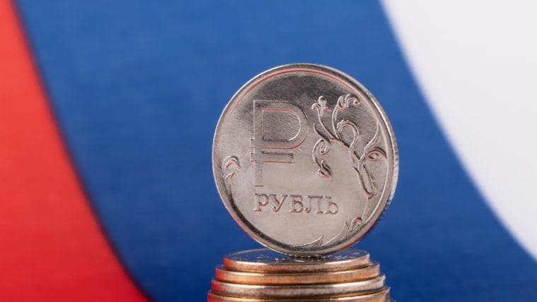 引き続き堅調: ロシアルーブルは2025年のベストパフォーマンス通貨