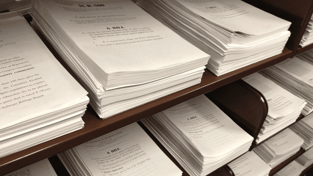 Bomba de Deuda Aprobada: El 'Hermoso Proyecto de Ley' de Trump Avanza en la Cámara a Pesar de los Rebeldes del GOP