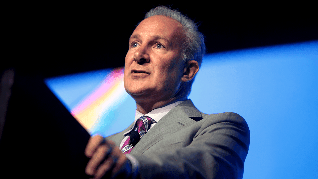 Peter Schiff slår alarm: Bitcoins vekst er en 'distraksjon' fra sølvets store øyeblikk