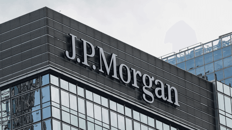 Estratega de JPMorgan Desestima Pronósticos Apocalípticos Sobre Deuda y Aranceles de EE. UU.