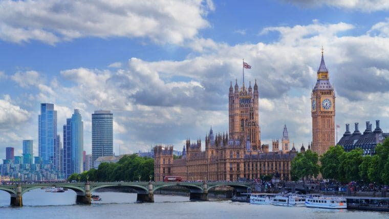 Compania Smarter Web Achiziționează 226,42 Bitcoin, Deținerile Totale Ajungând la 1.000 BTC