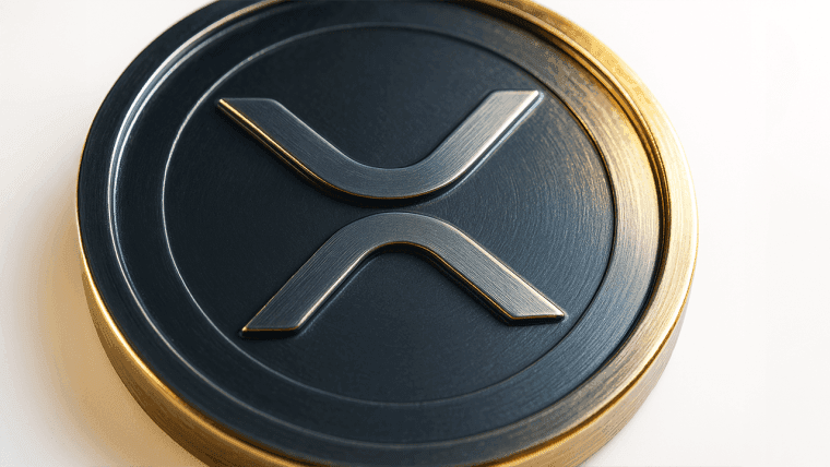 XRP zuhan, altérmékeket húz le, miközben a BNB új csúcsra emelkedik.