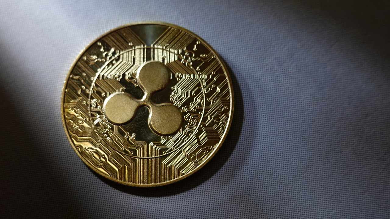 Ripple’s RLUSD Gains Momentum as Bank Wires Lose Ground