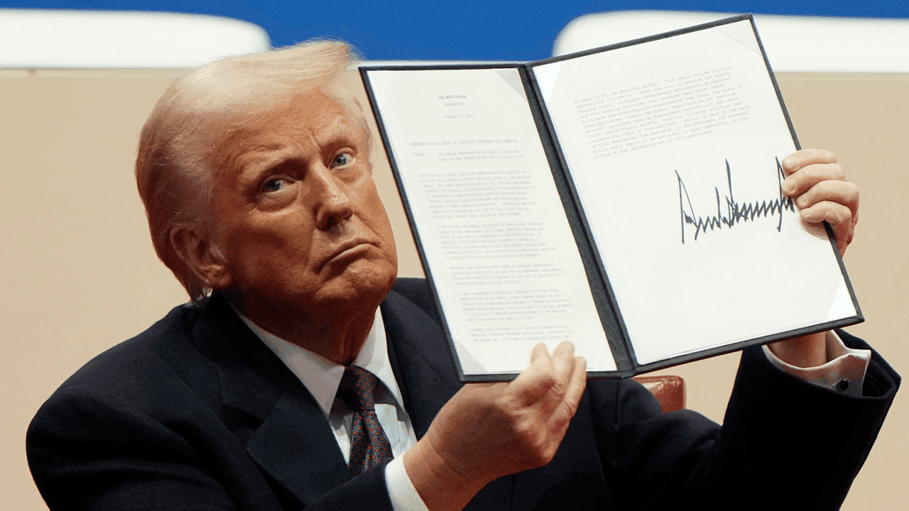 ট্রাম্প 'ডিজিটাল সম্পদ শিল্প' লক্ষ্য করে ডিব্যাঙ্কিং নিষিদ্ধ করেছেন