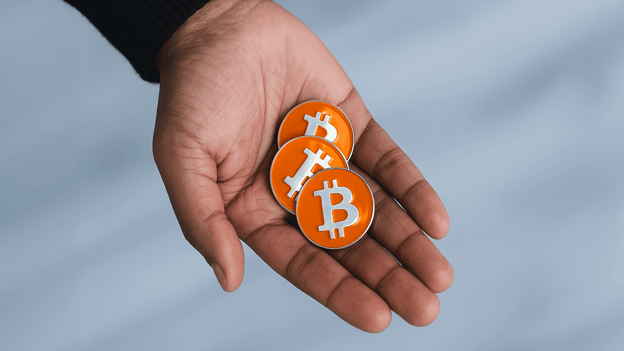 Bitcoinový rozsah těsně u derivátů: opce $140K až $200K kotví Q4