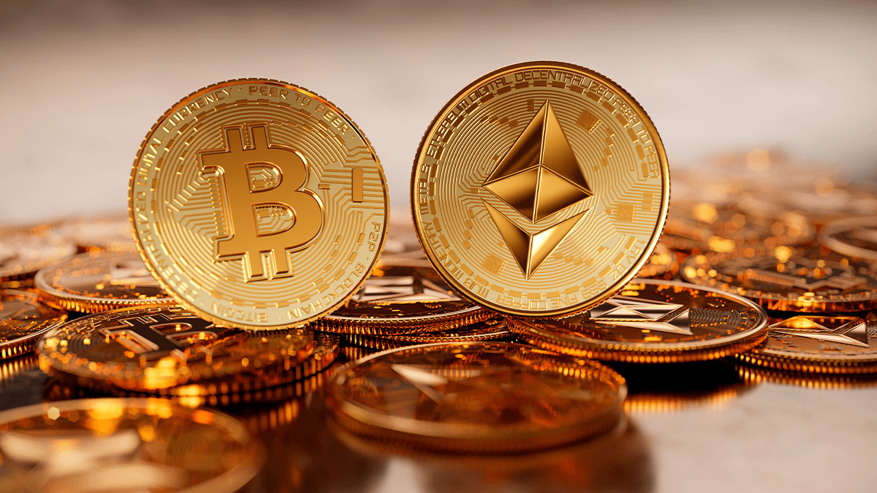 Bitcoin i Ethereum Wzbijają się na Dzienne Maksima w Obliczu Sygnałów Obniżki Stóp przez Fed