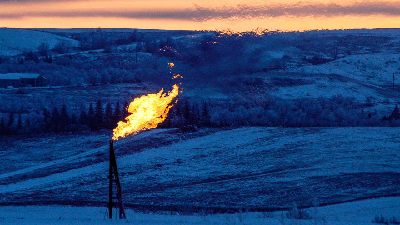 Union Jack Oil prévoit l'extraction de Bitcoin en utilisant du gaz inutilisé, envisage une trésorerie en BTC.