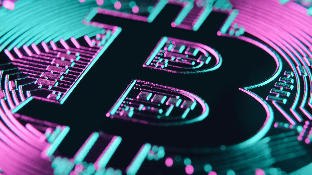 مراقبة سعر البيتكوين: الثيران تستهدف الاختراق بينما تتحصن الدببة عند المقاومة