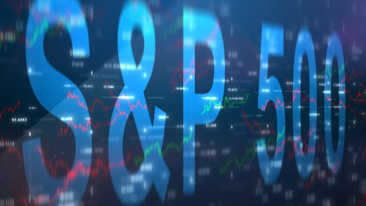 Reequilibrio del S&P 500 Excluye Estrategia a Pesar de Cumplir con Criterios, Añade Robinhood