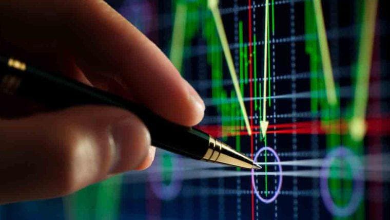 12 Altcoins Flash Accumulation Signals as 6 Others See Exchange Inflows