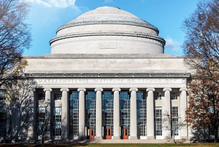 MIT to Issue Diplomas Using Bitcoin Blockchain