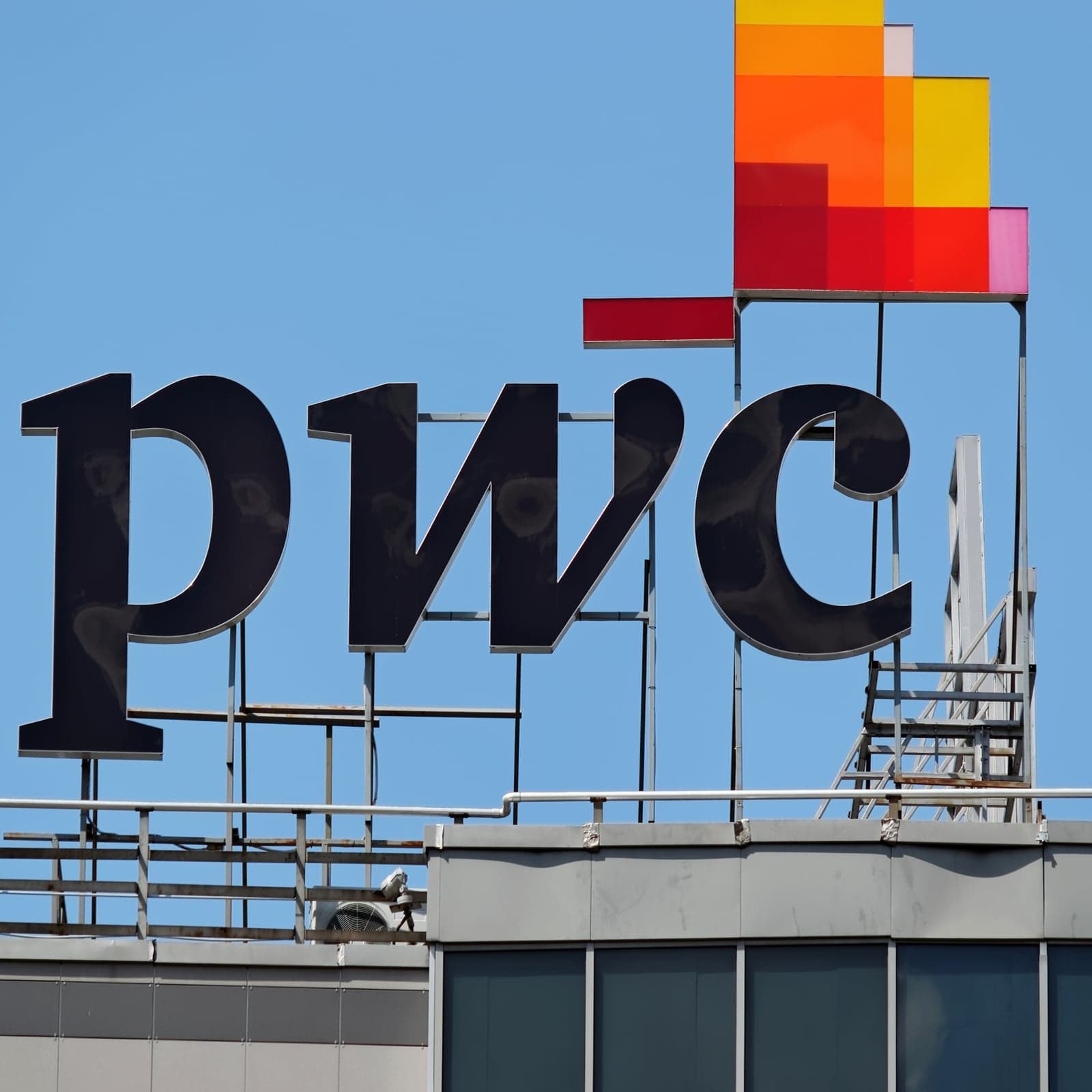 'Big Four' Firm PWC's Hong Kong Office Accepts Bitcoin