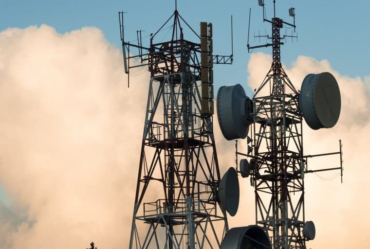 Bitcoin and Weak Frequency Signals: Bypassing Network Censorship With Radio