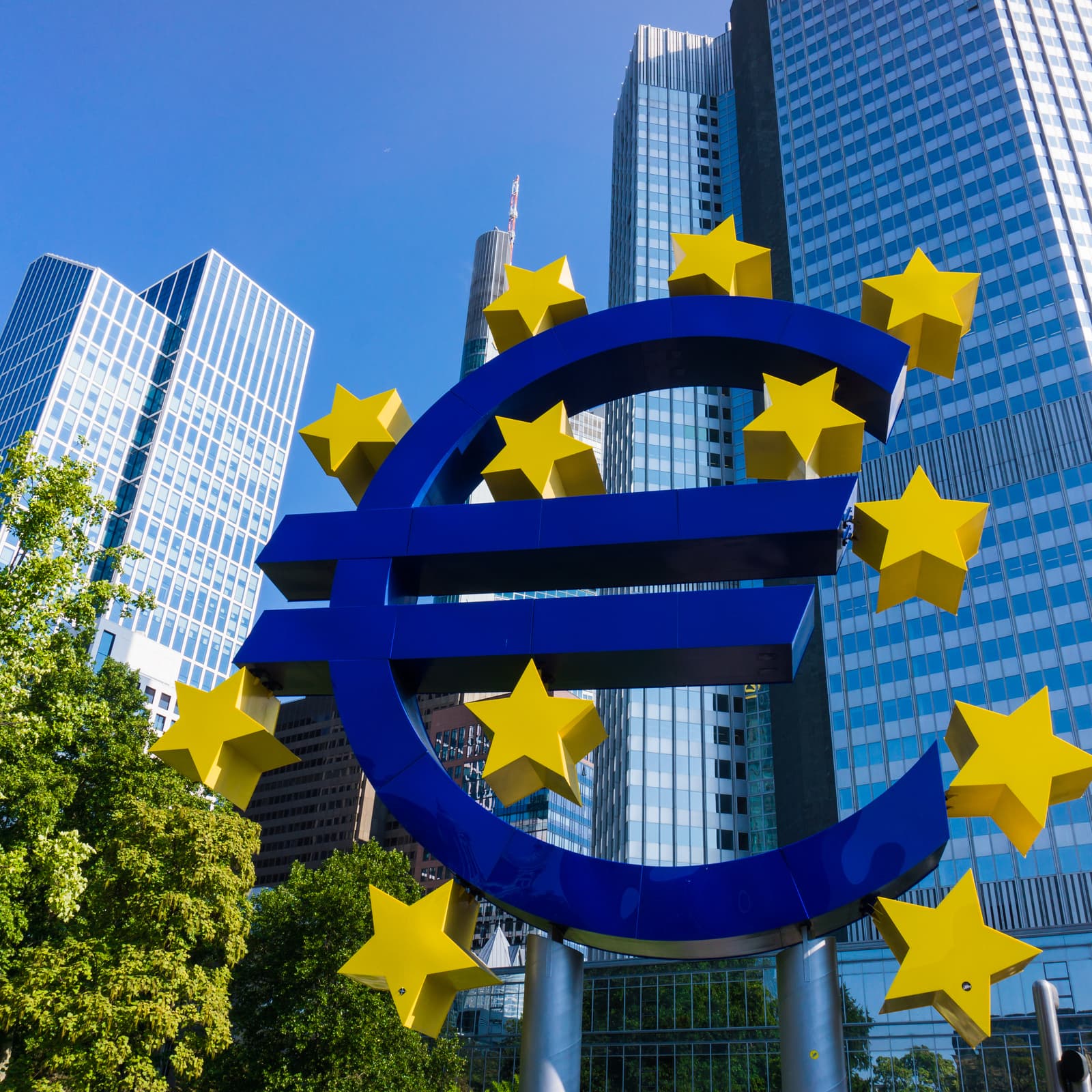 ECB Wants Digital Cash for Banks to Keep up With Bitcoin