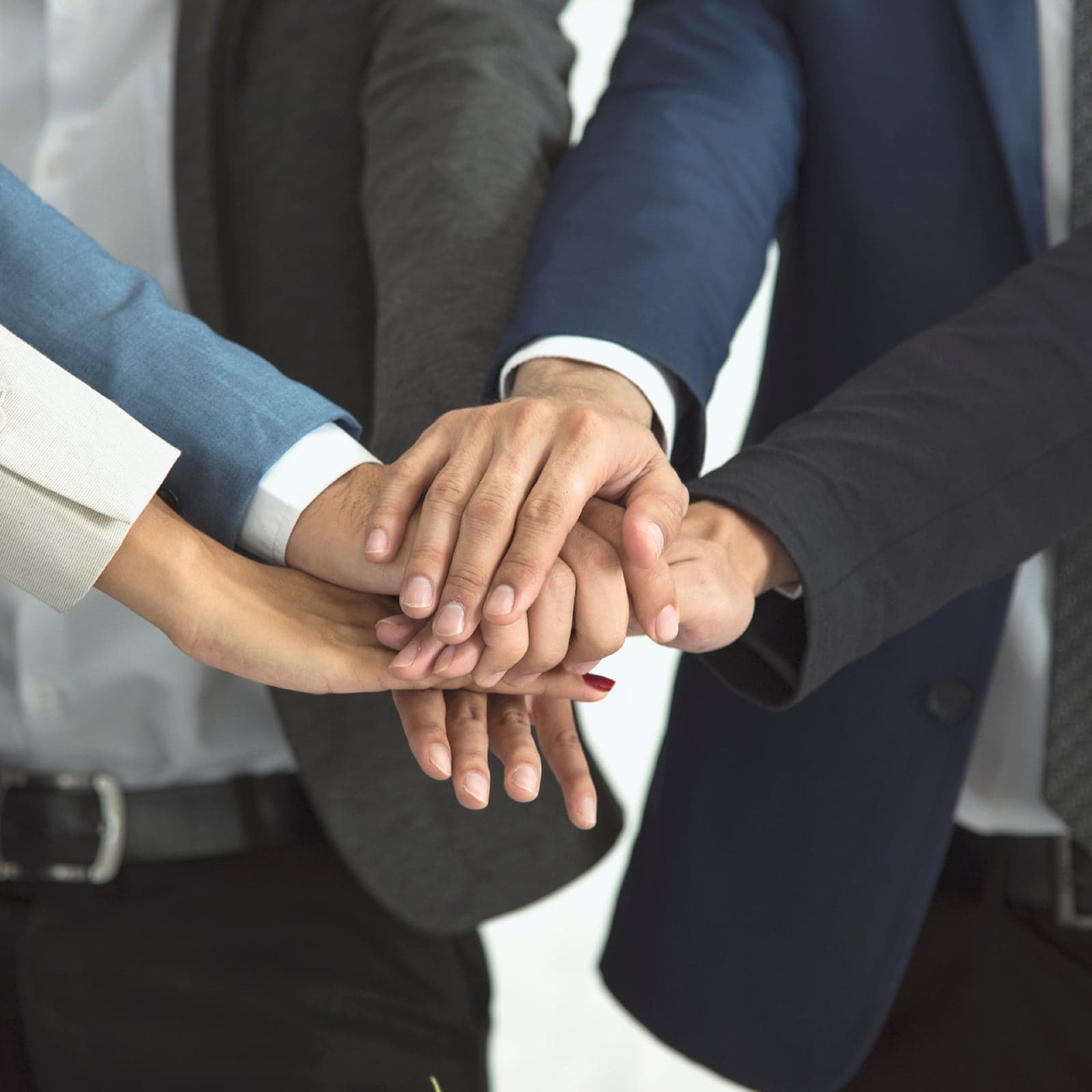 Russian, Chinese, Korean Associations to Sue Internet Giants Over Banned Crypto Ads