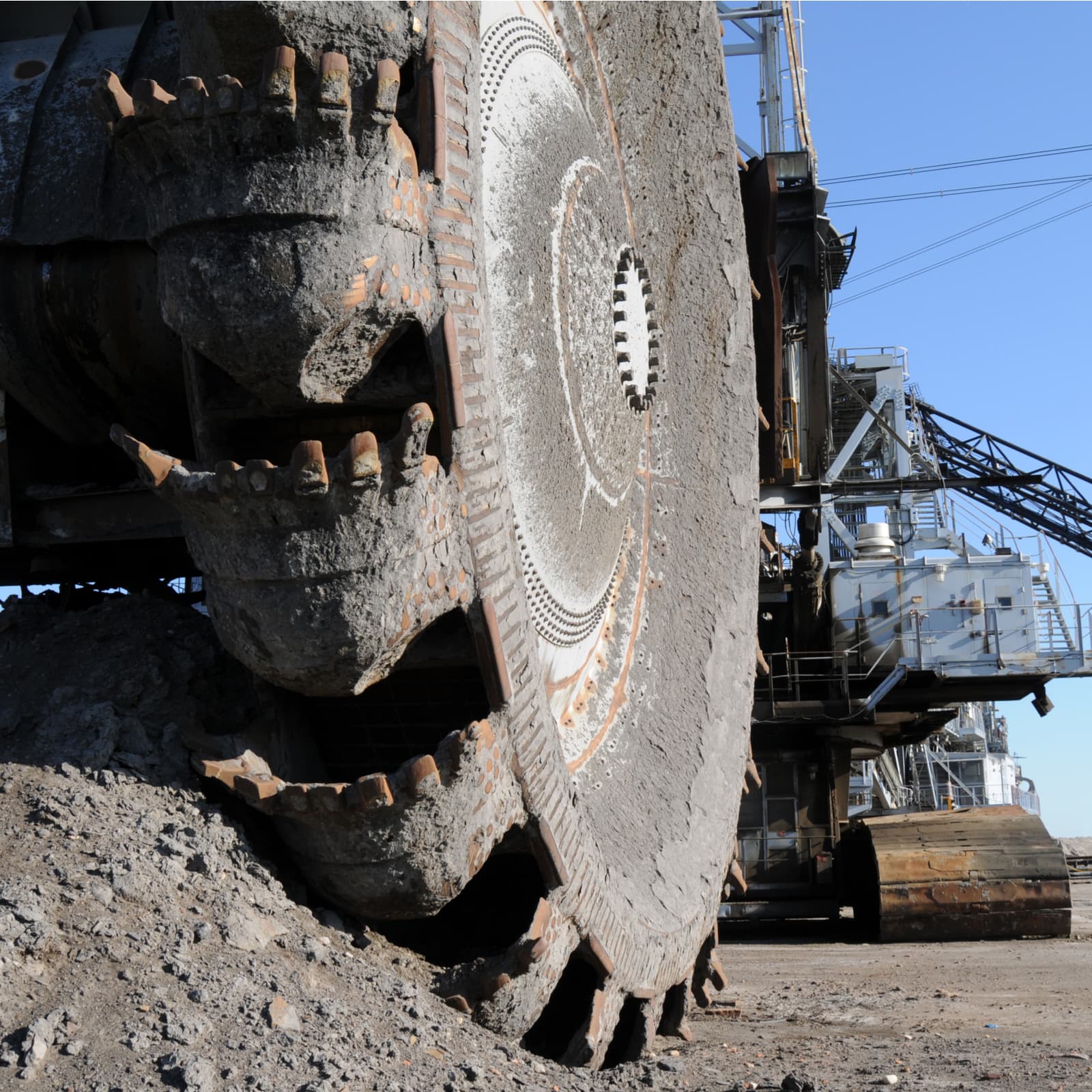 Hydro-Quebec Considers Halting Cryptocurrency Mining Operations During Winter