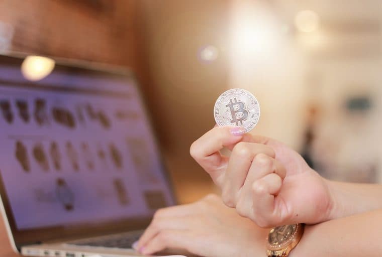 Poll Shows 13% of Russians Use Cryptocurrency for Online Purchases