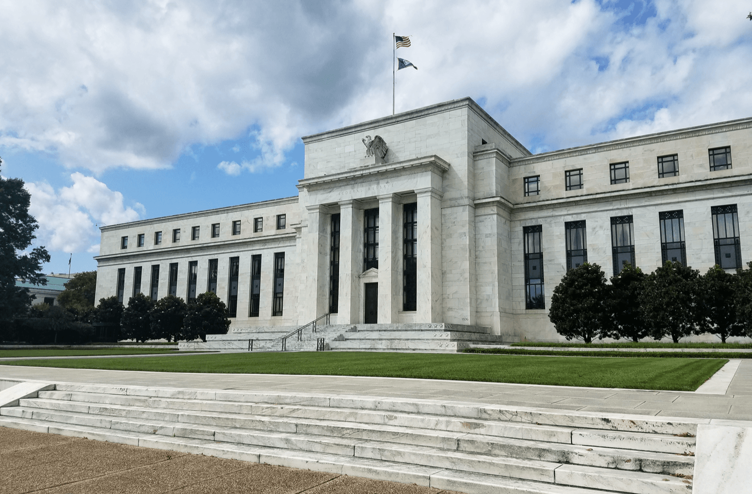 Facebook, China Light Flame Under Fed: Governor Cites Stablecoins Influencing Digital Dollar Research