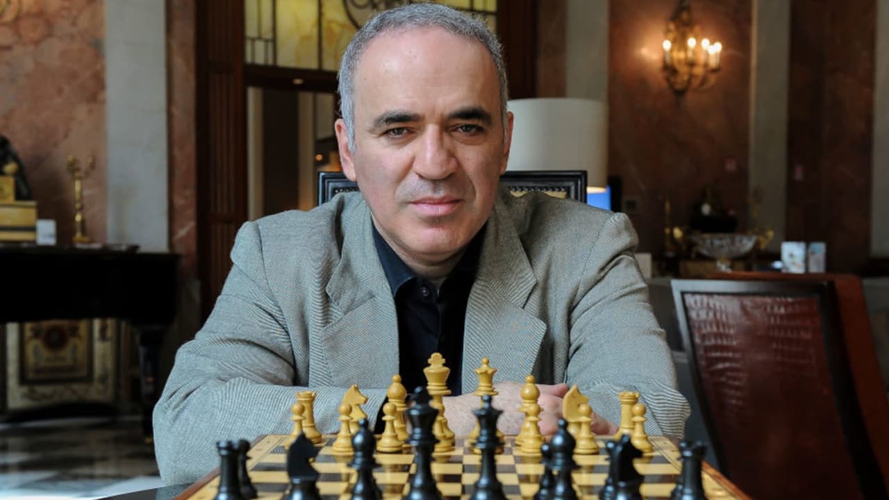 Chess Grandmaster Kasparov: Bitcoin Empowers the Public and Protects Dissidents