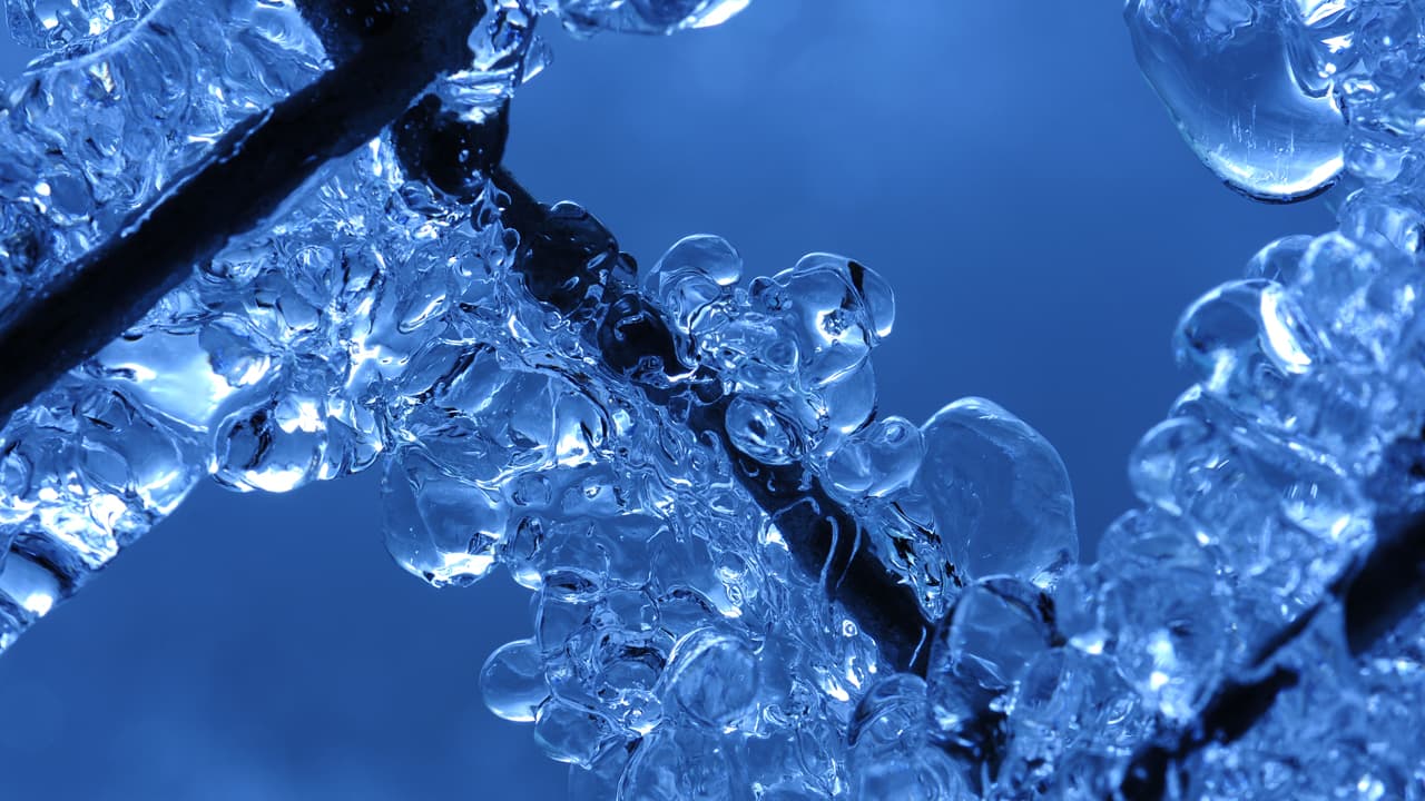 Analyst: Chainlink Is Another Altcoin Bubble as Price Crashes 20% in 48 Hours