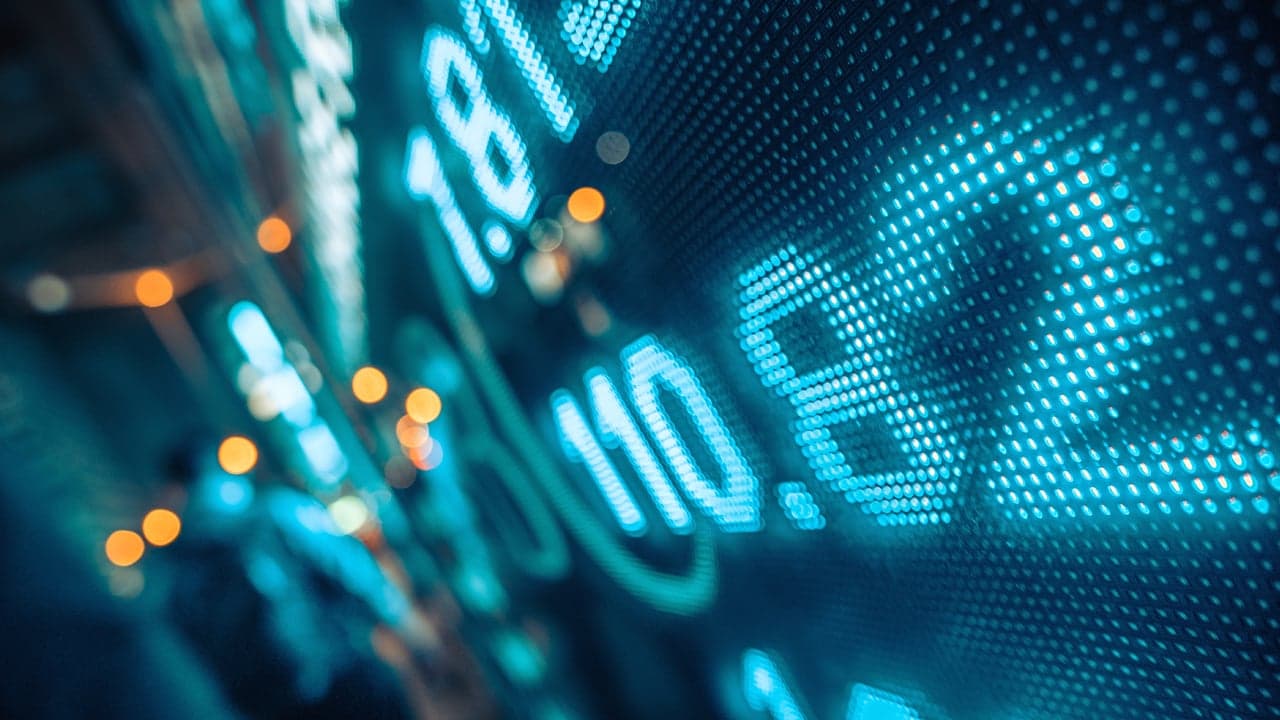 Institutions Long and Hedge Funds Short: Bitcoin Options Traders Prep for 'Big Moves' Ahead