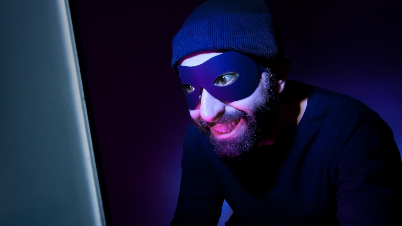 Mastermind of Bitcoin Mining Ponzi Scheme Extradited to the US: $20 Million in Victims' Funds Laundered