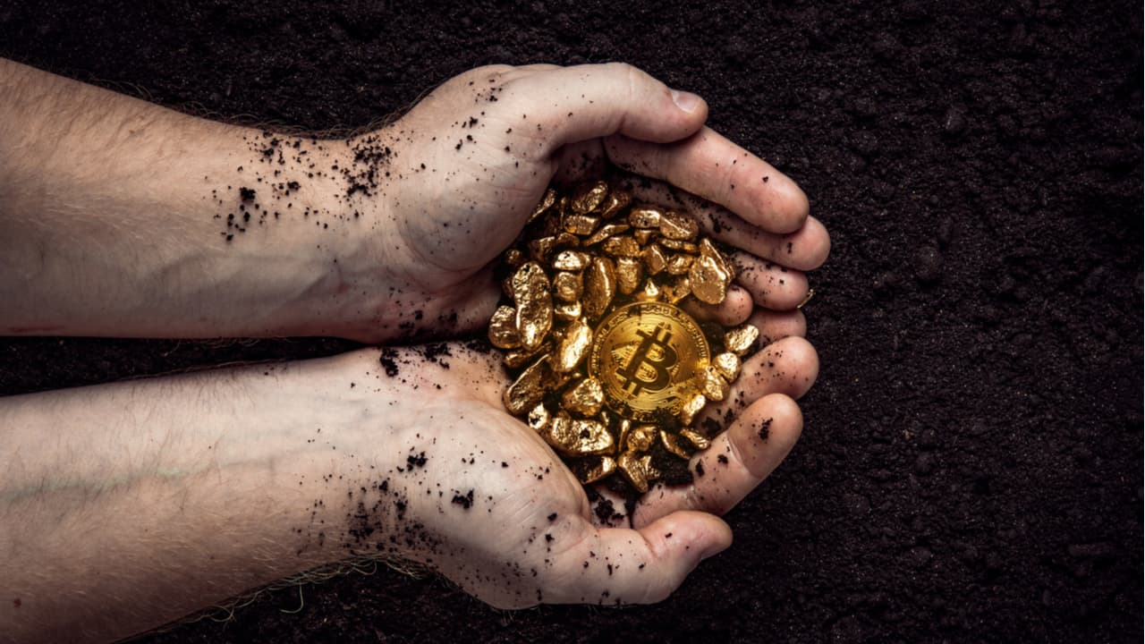 Chinese State Media Surprises With Forecast of Bitcoin Outshining Gold