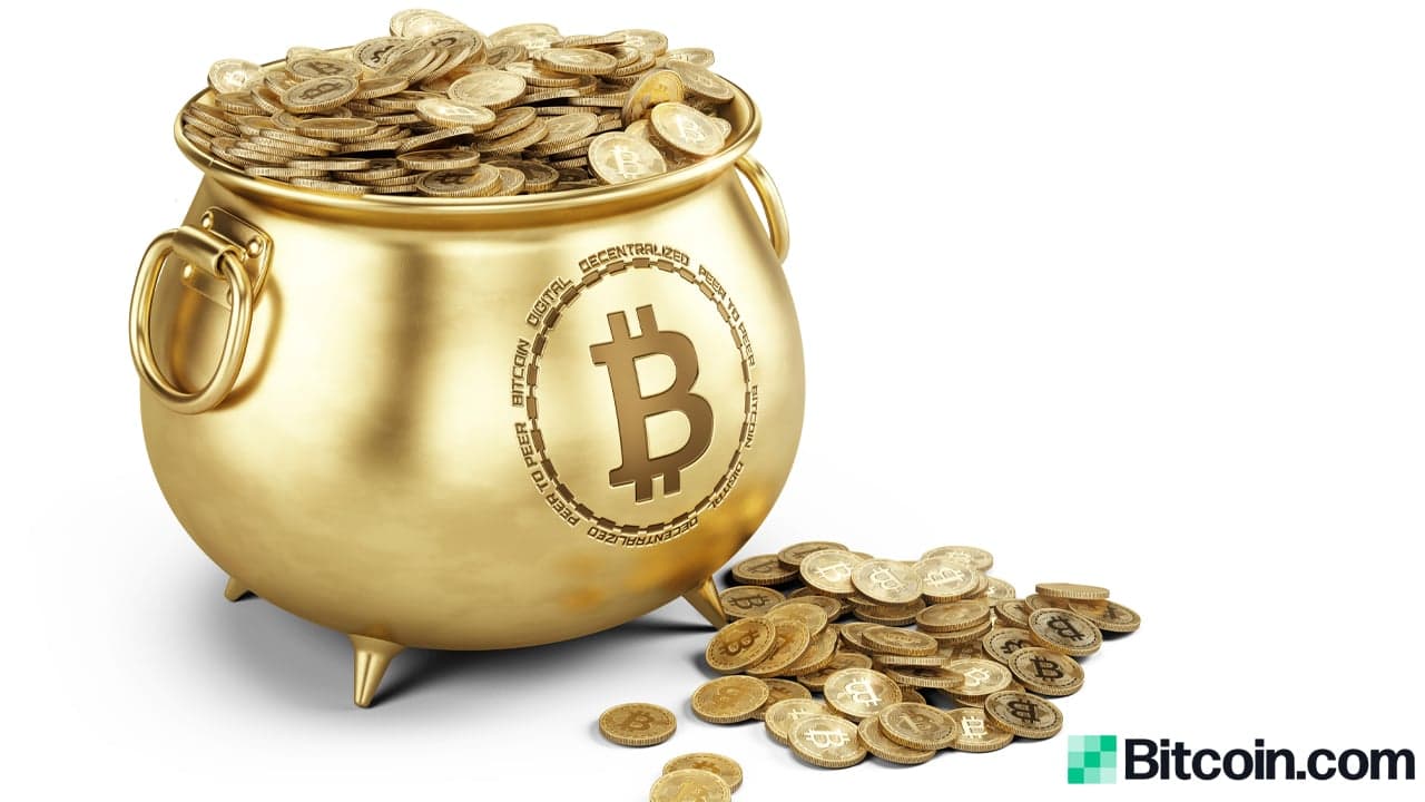 Restaurant Chain That Converted Cash Reserves Into Bitcoin Says Gold's Safe Haven Days Are Numbered