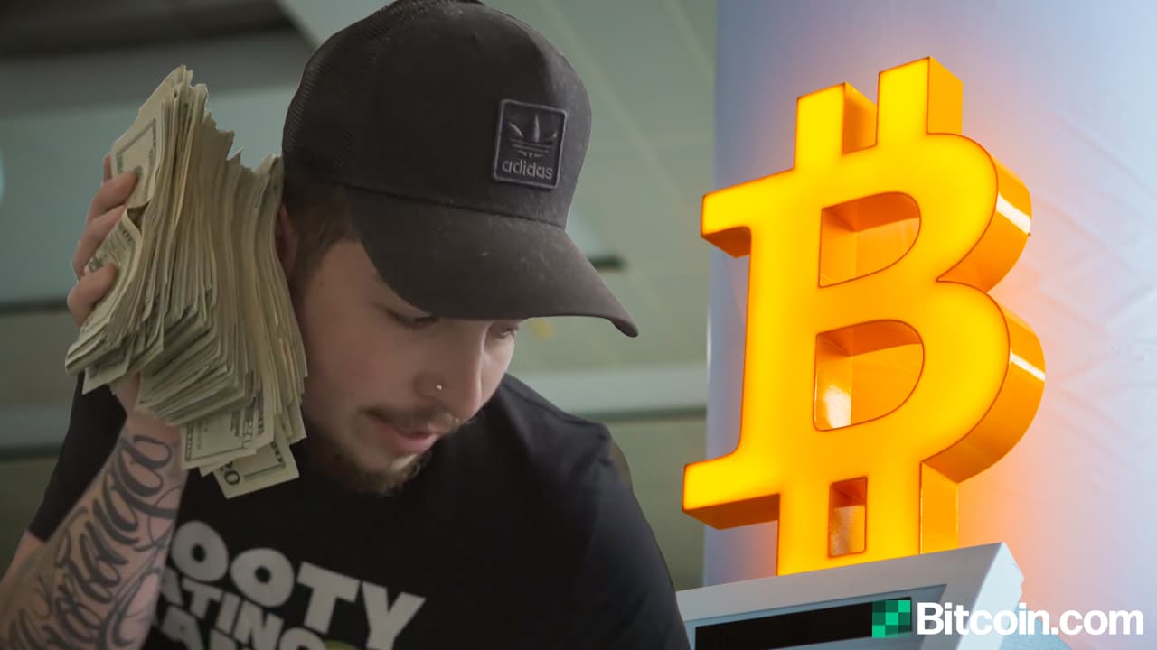 Cashing Out Bitcoin Using ATMs: Popular Youtuber Successfully Turns $16K in BTC Into Cash