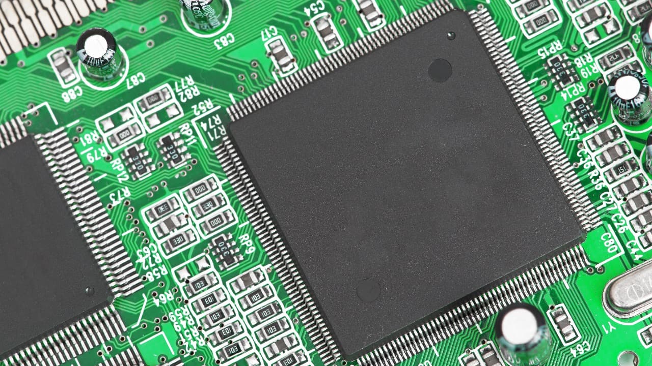 Global Chip Shortages Disrupt Bitcoin Mining Rig Production: China's Dominant Position as Hash Rate Leader Under Threat