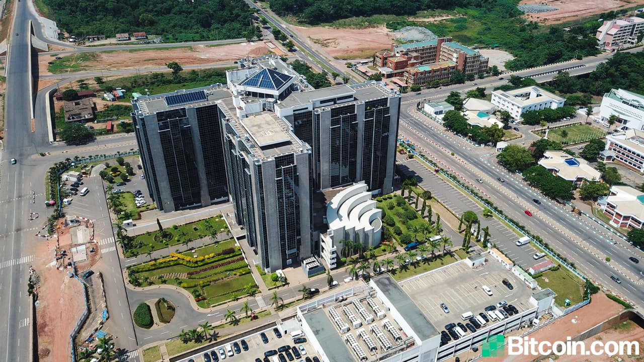 Central Bank of Nigeria Official Reiterates Nigerian Residents Free to Trade Cryptos: Directive Only Applies to Banking Sector