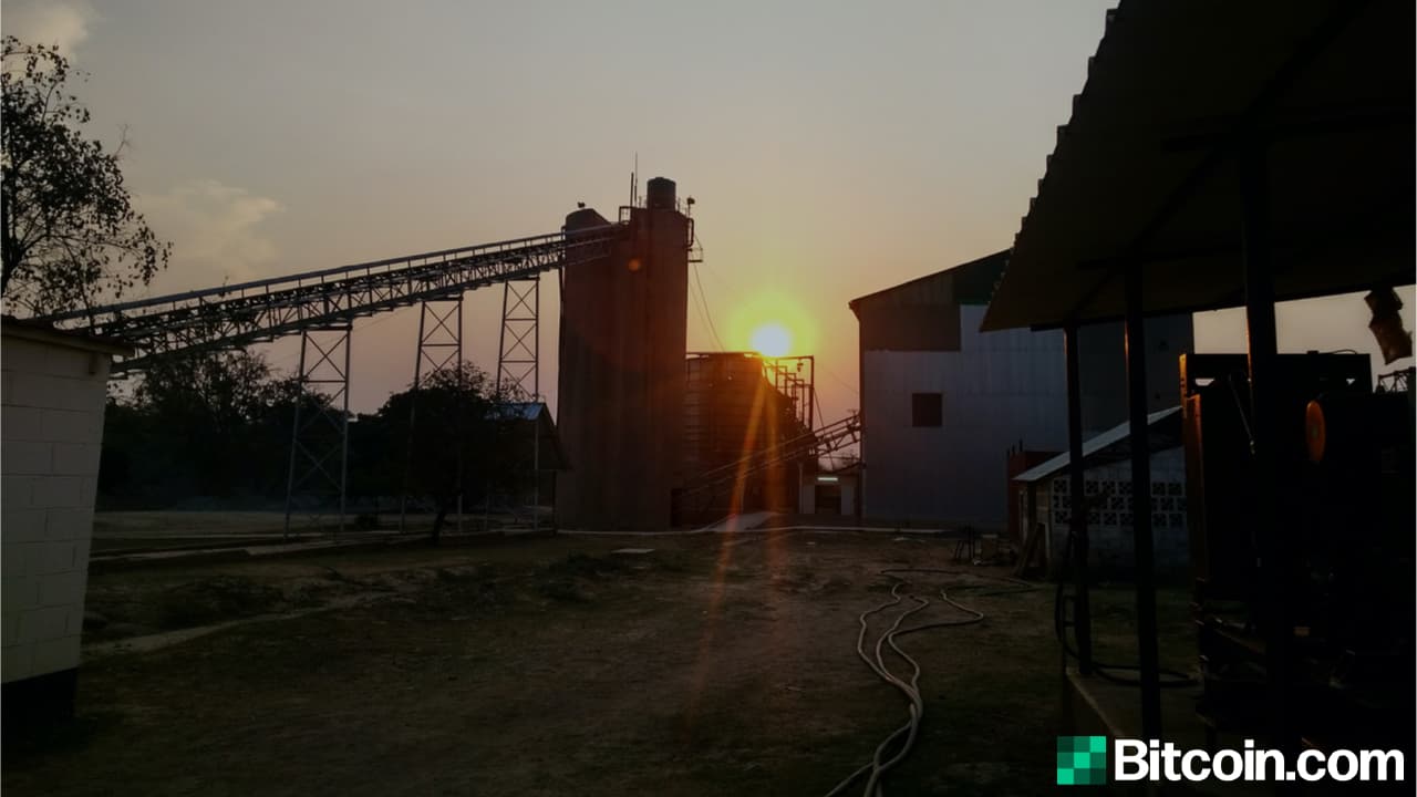 Report: South African Taxes and Smuggling Behind Gold's Price Distortions in Zimbabwe