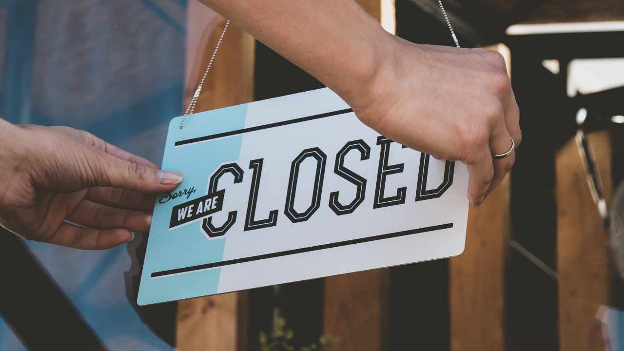 Crypto Exchange Hotbit Suspends Service After Law Enforcement Freezes Its Funds, Subpoenas Senior Managers