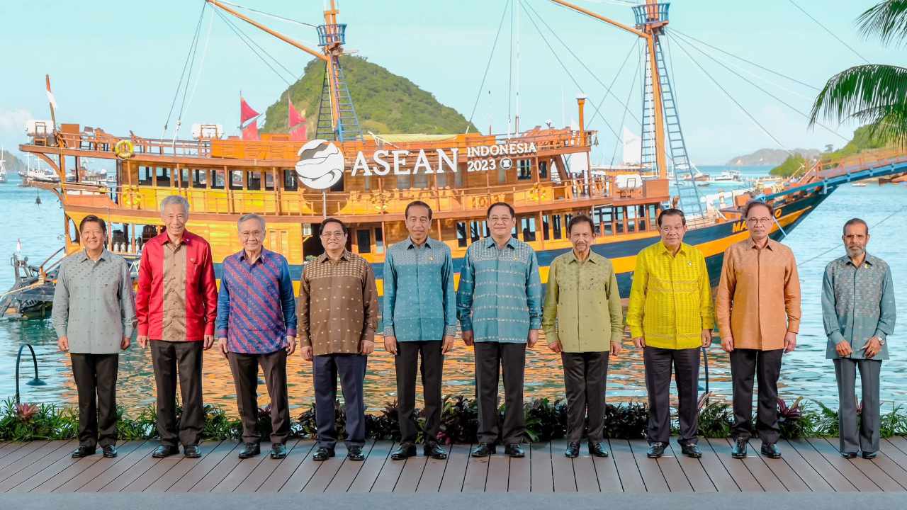 10 Southeast Asian Nations Challenge Dollar Dominance With Push for Local Currencies