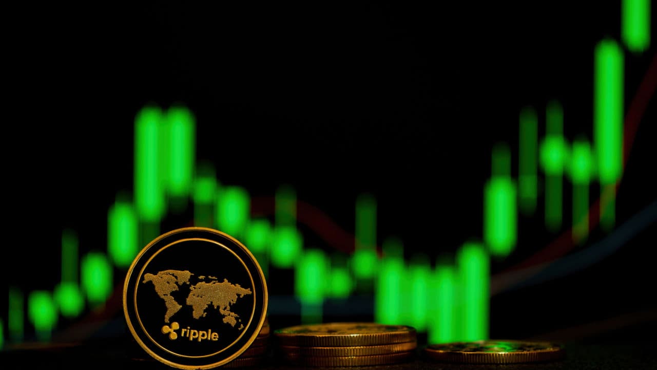Biggest Movers: XRP Hits 6-Week High, SOL Collides With Key Resistance Level