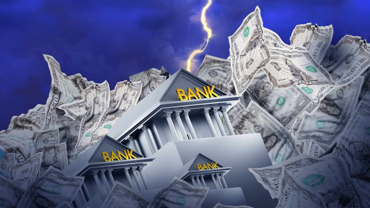 Swedbank Strategist Says US Banking Crisis Is Spreading — Warns of More Banks Failing in 'Vicious Spiral'