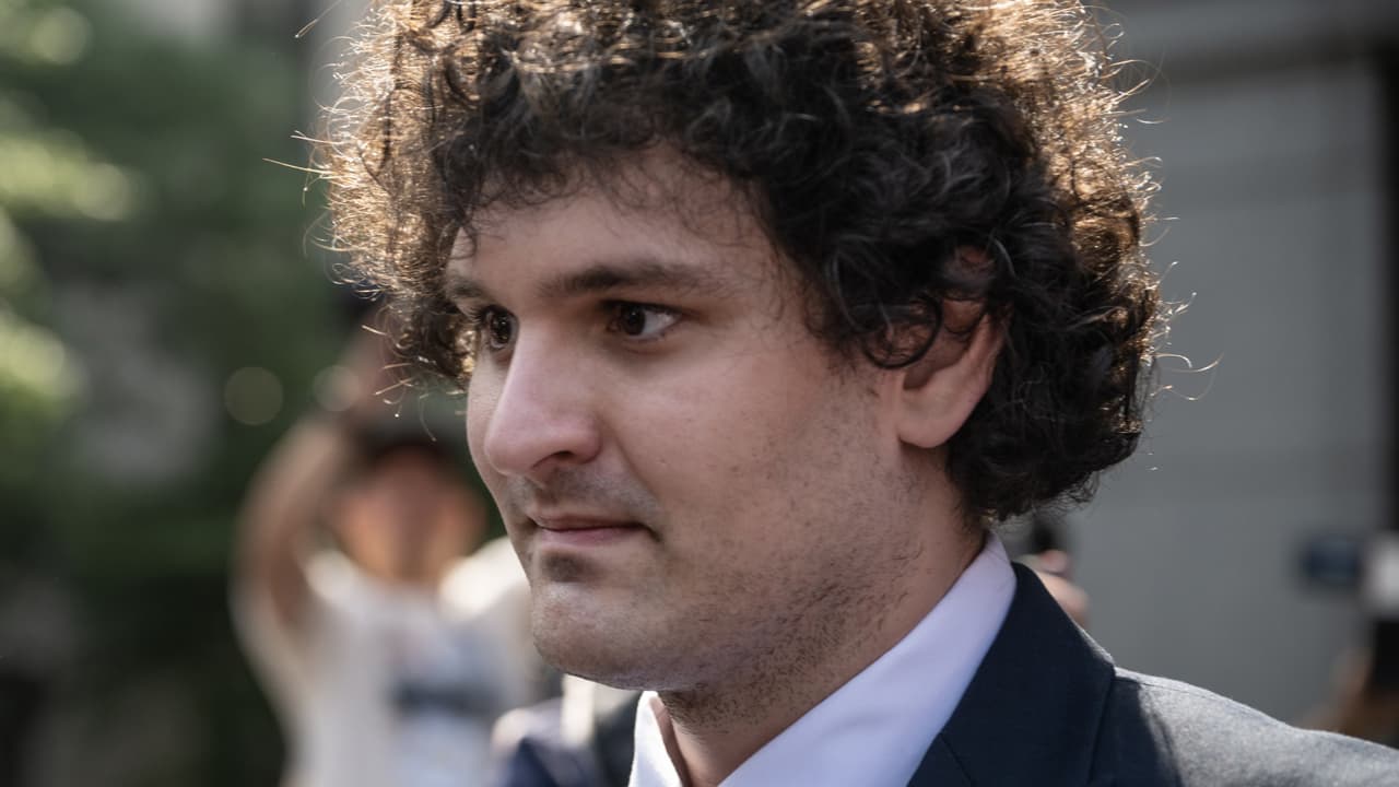 Prosecutors Challenge FTX Founder's Legal Advice Defense Ahead of Fraud Trial